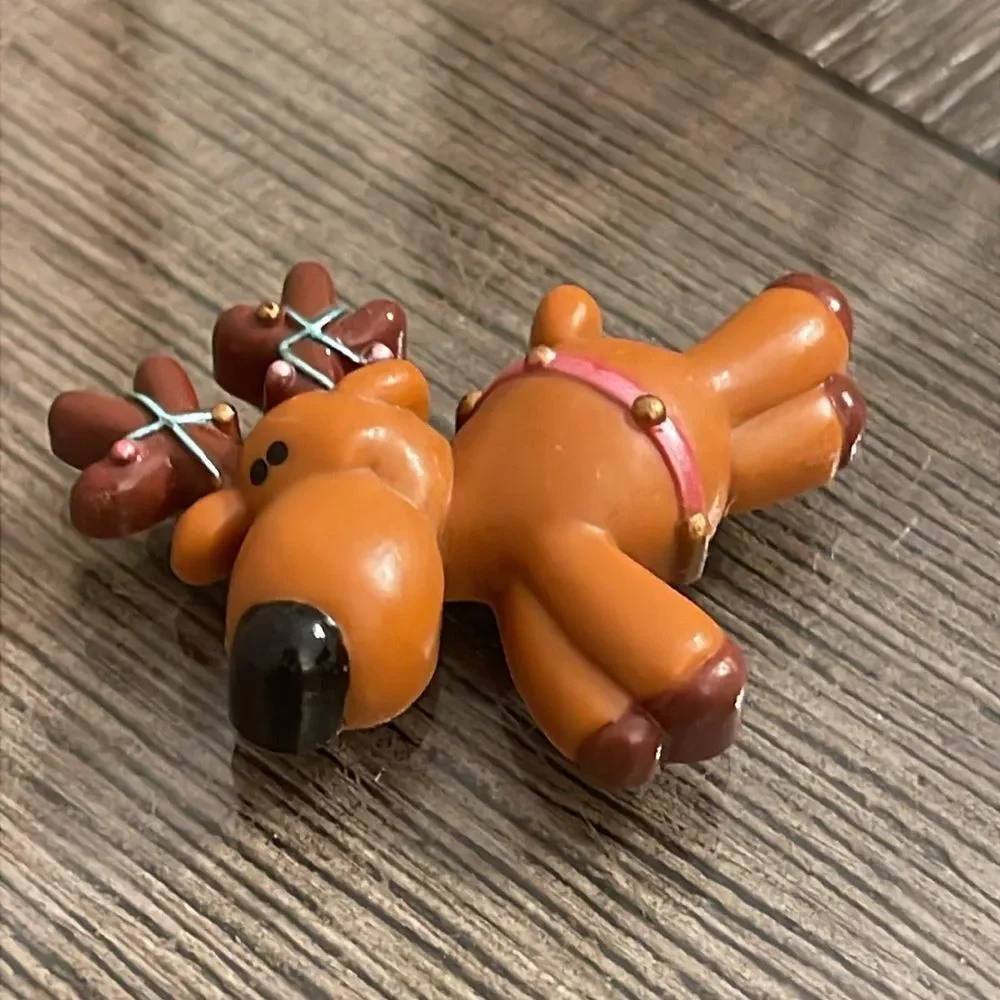 Vintage Russ Brown Reindeer Brooch - Christmas Brooch Holiday Pin